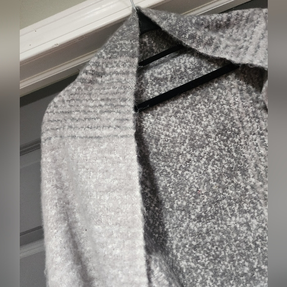 Gray women's MerSea cozy wrap NWOT - Picture 2 of 6